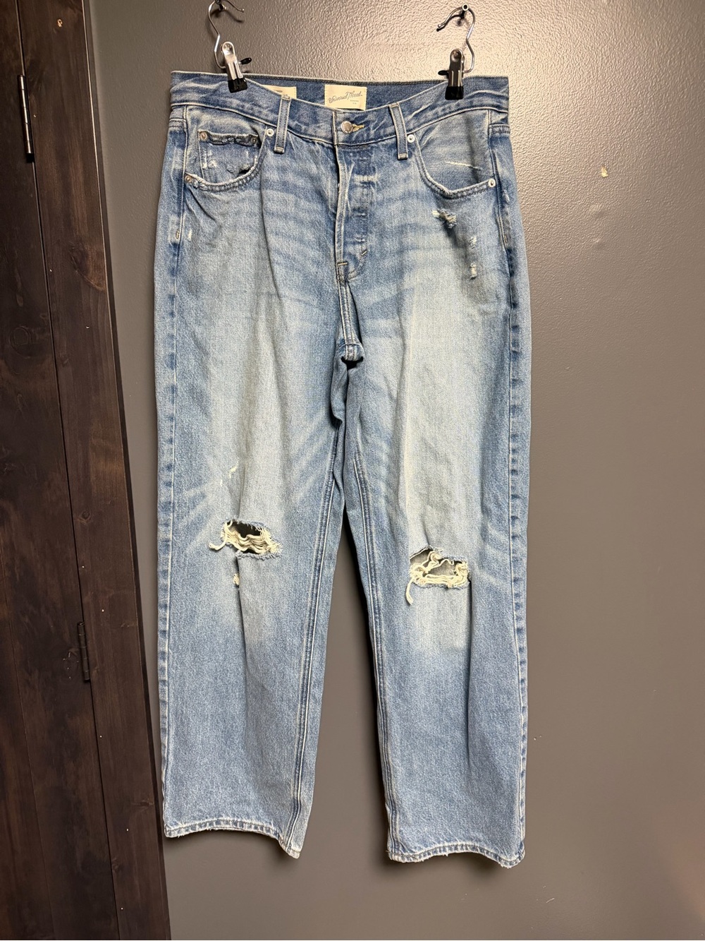 NWOT Universal Thread Mid-Rise '90s Baggy Ripped Light Wash Jeans Sz 10